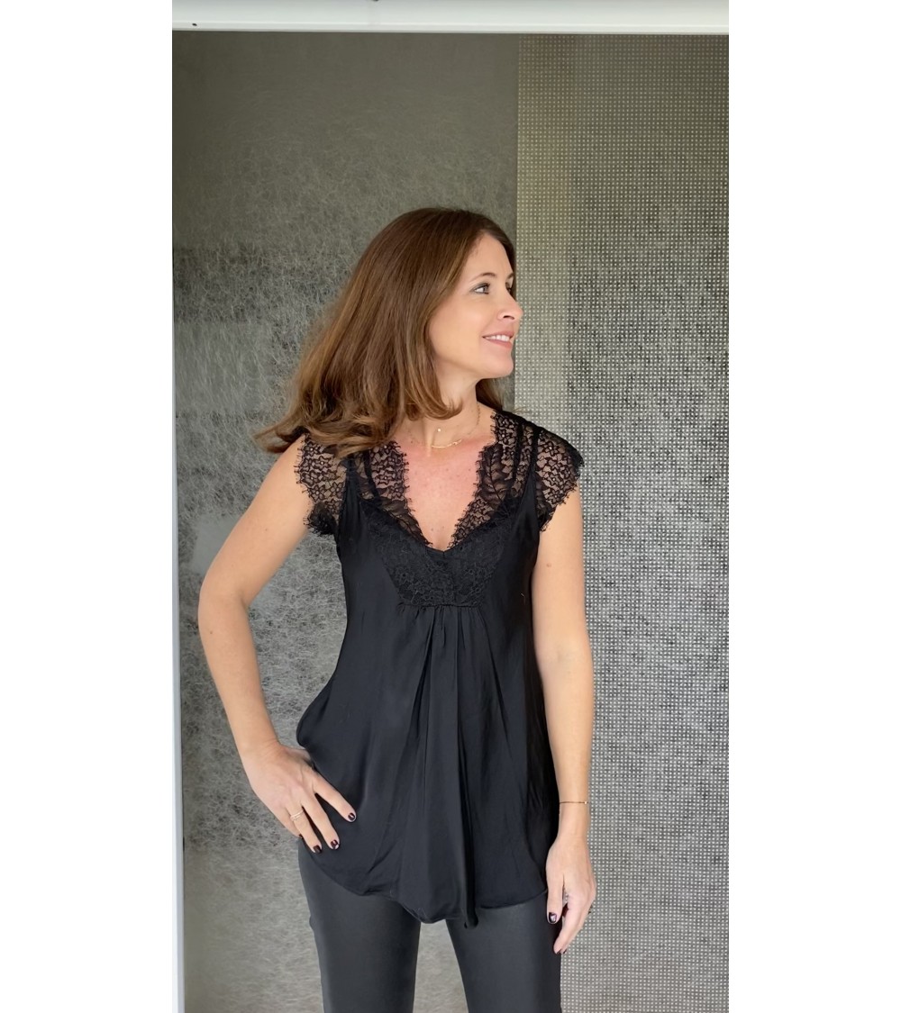 Top dentelle petite manche crème